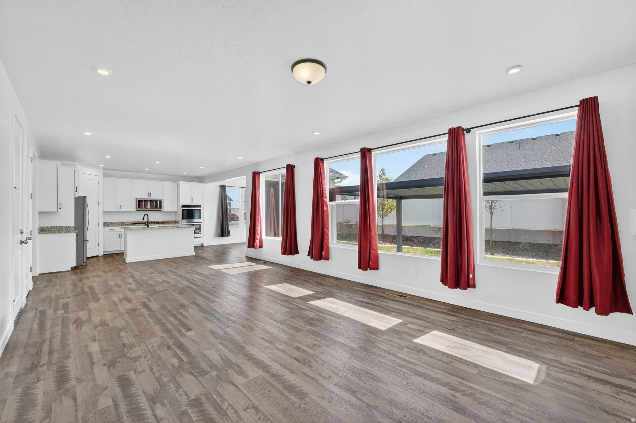 WOOD HOLLOW ESTATES - Residential