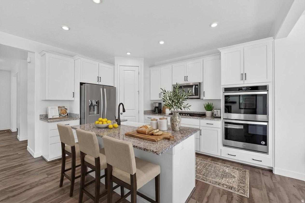 WOOD HOLLOW ESTATES - Residential