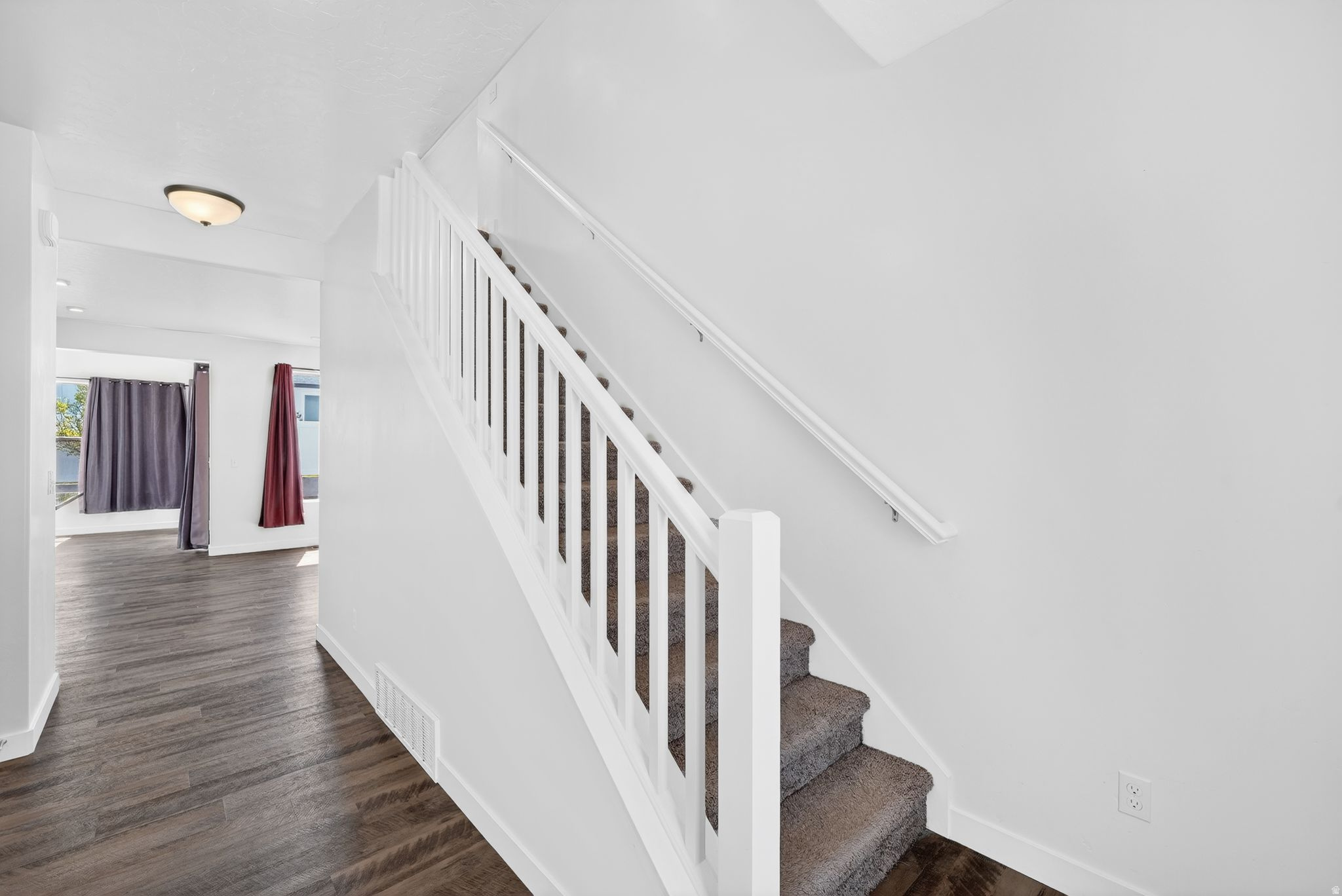 WOOD HOLLOW ESTATES - Residential