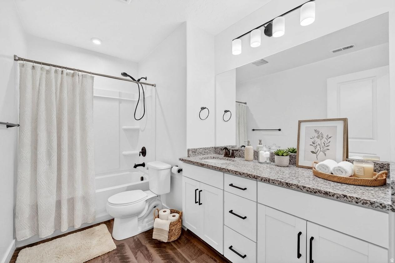 WOOD HOLLOW ESTATES - Residential