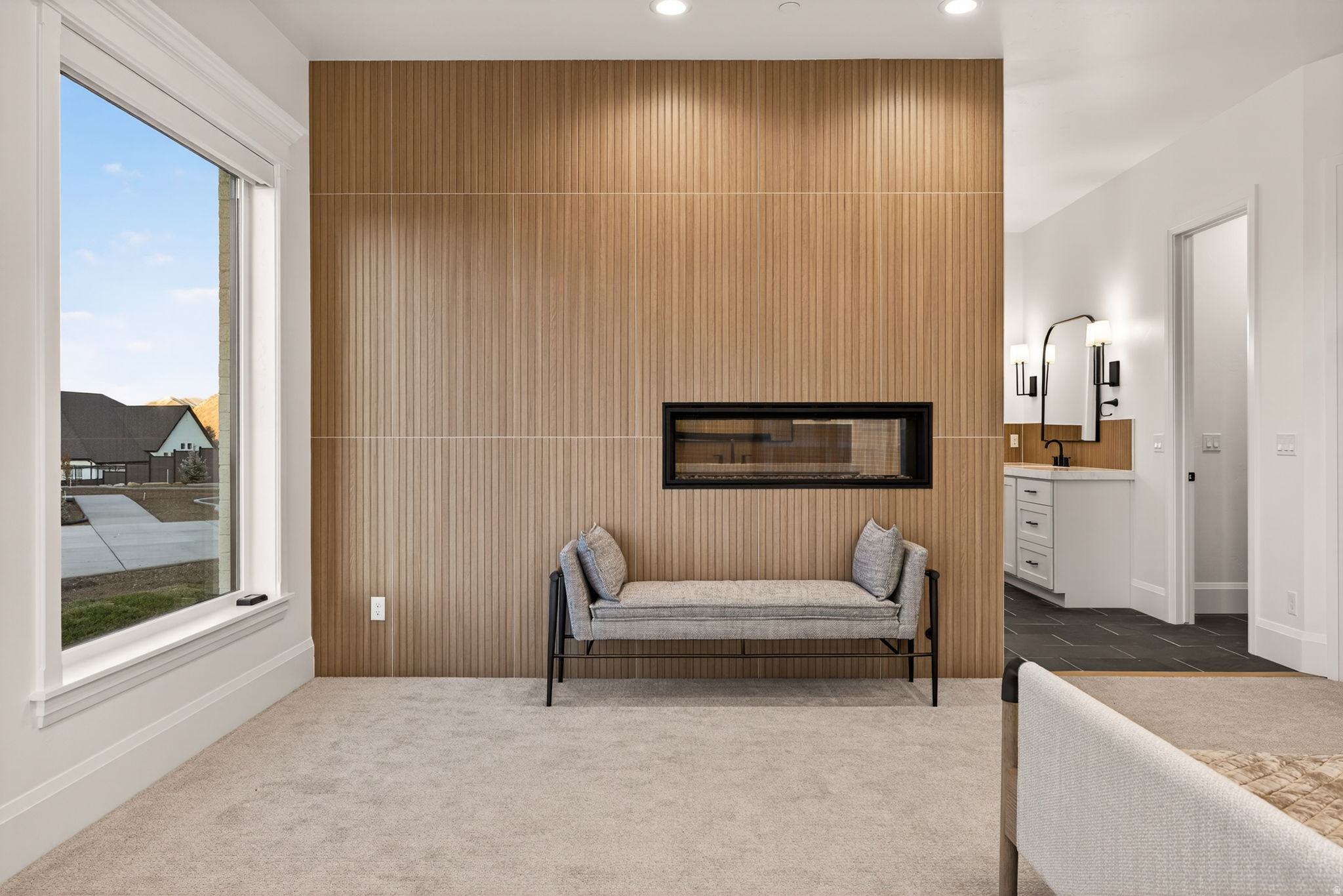 FOUR SEASONS - Residential