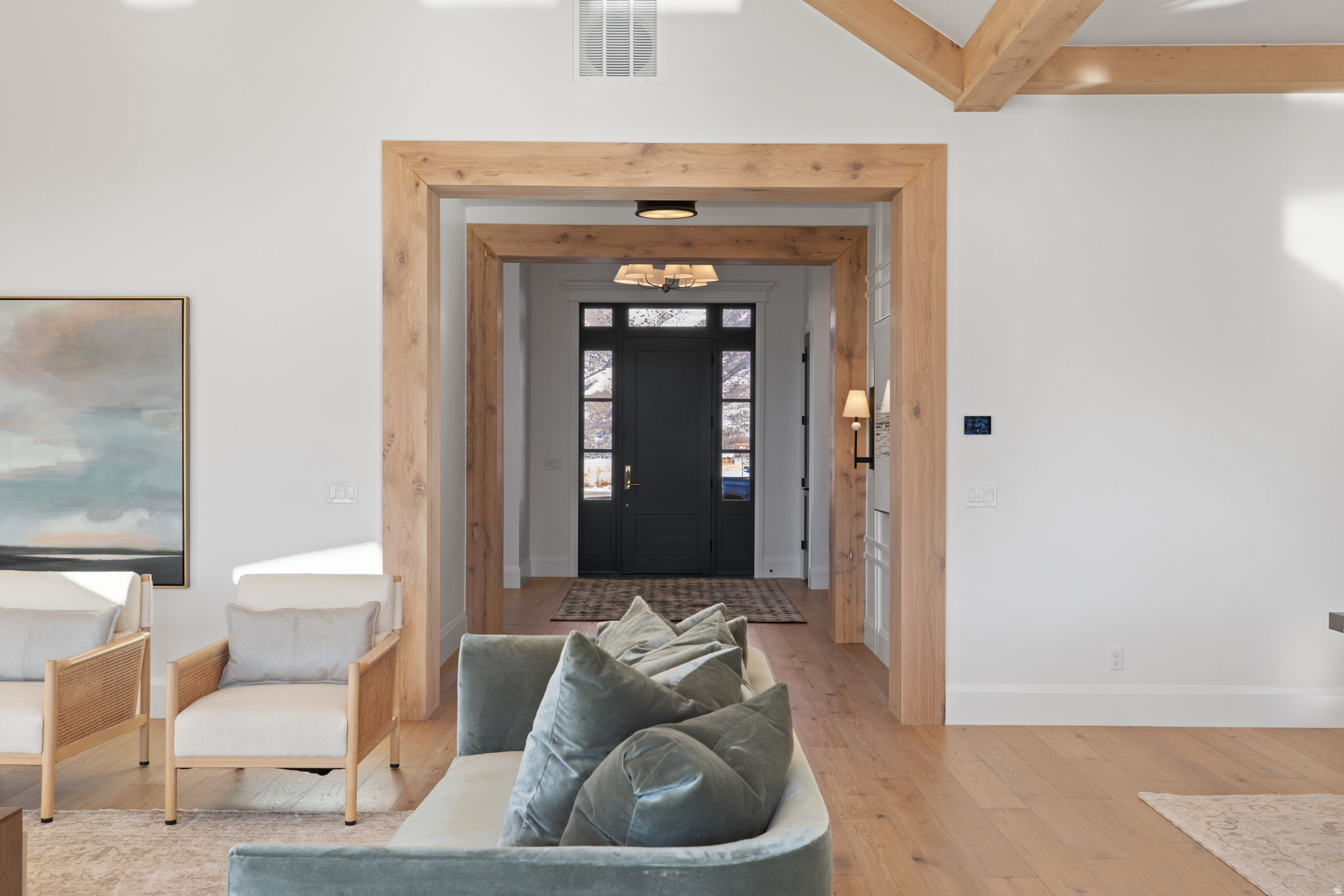 FOUR SEASONS - Residential