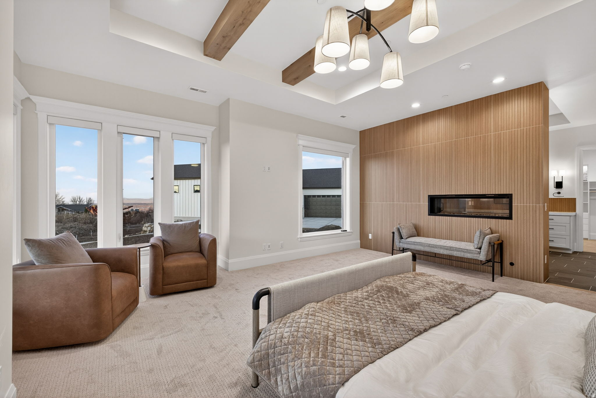 FOUR SEASONS - Residential