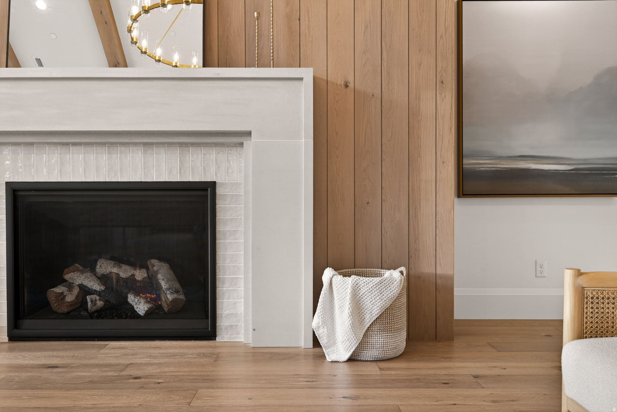 FOUR SEASONS - Residential