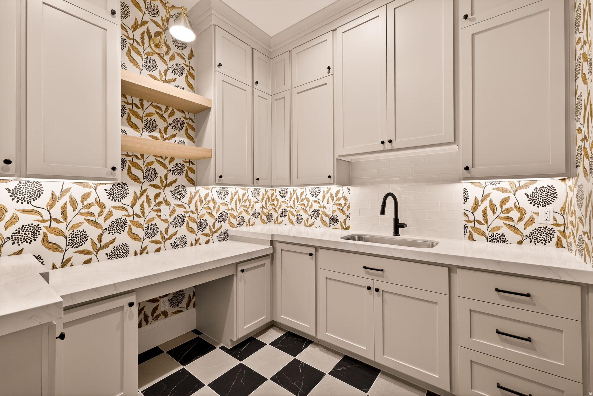 FOUR SEASONS - Residential