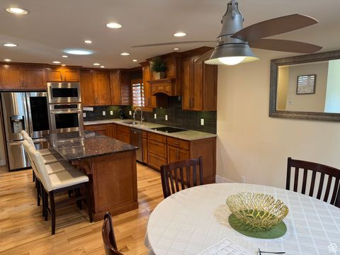 Tiny photo for 2110 E LONSDALE DR, Cottonwood Heights, UT 84121 (MLS # 2117033)