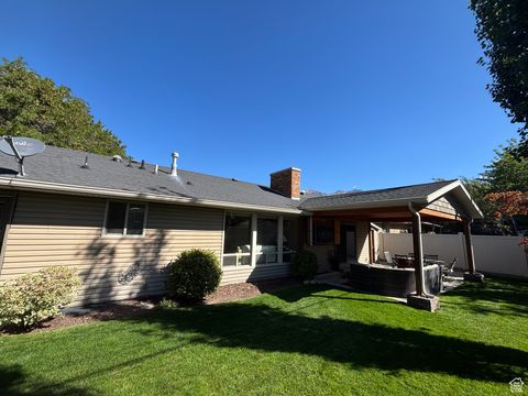 Tiny photo for 2110 E LONSDALE DR, Cottonwood Heights, UT 84121 (MLS # 2117033)