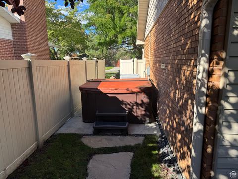 Tiny photo for 2110 E LONSDALE DR, Cottonwood Heights, UT 84121 (MLS # 2117033)