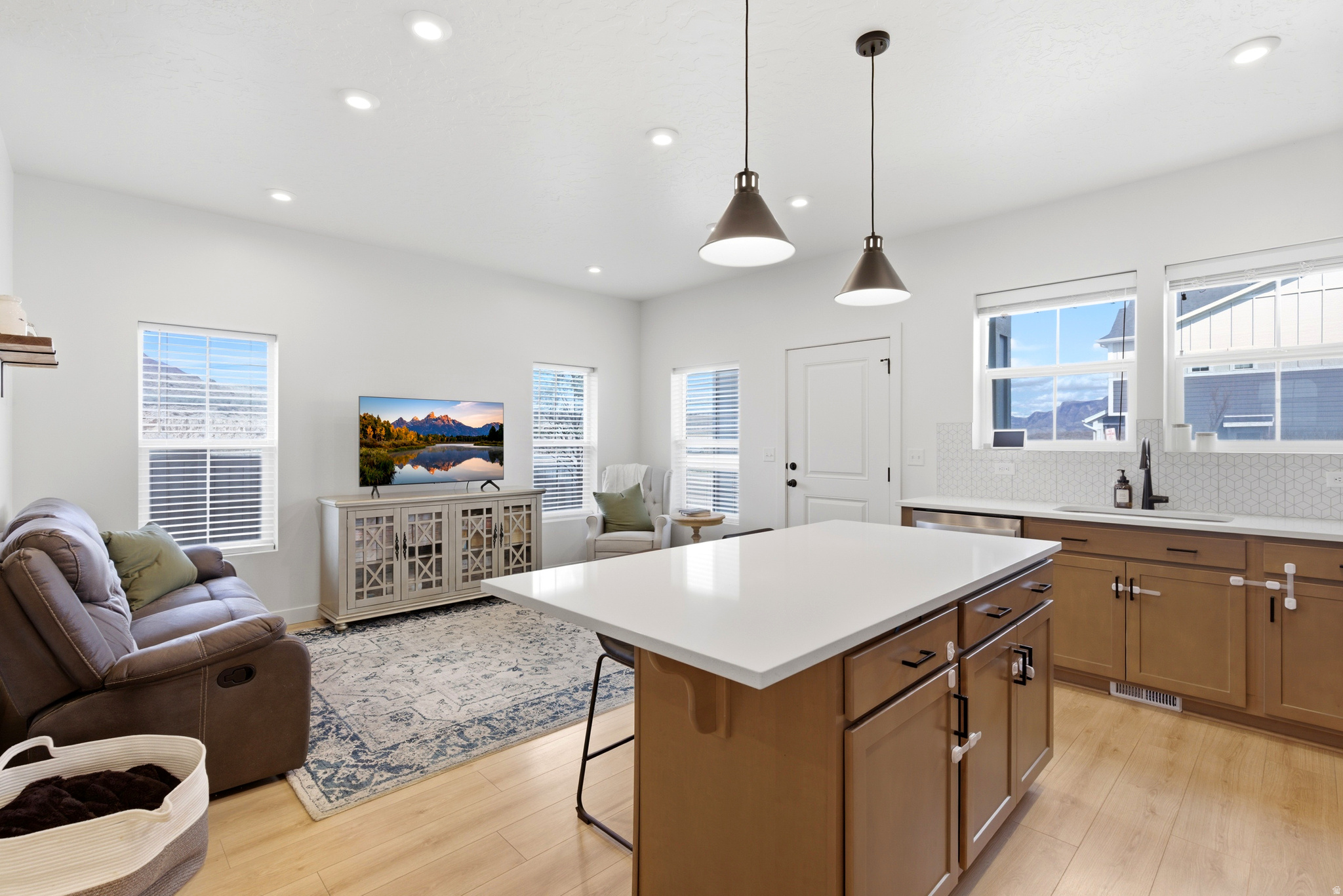 SCENIC MOUNTAIN - Residential