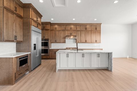 Tiny photo for 492 N PINNACLE LN #6, Saratoga Springs, UT 84045 (MLS # 2132444)