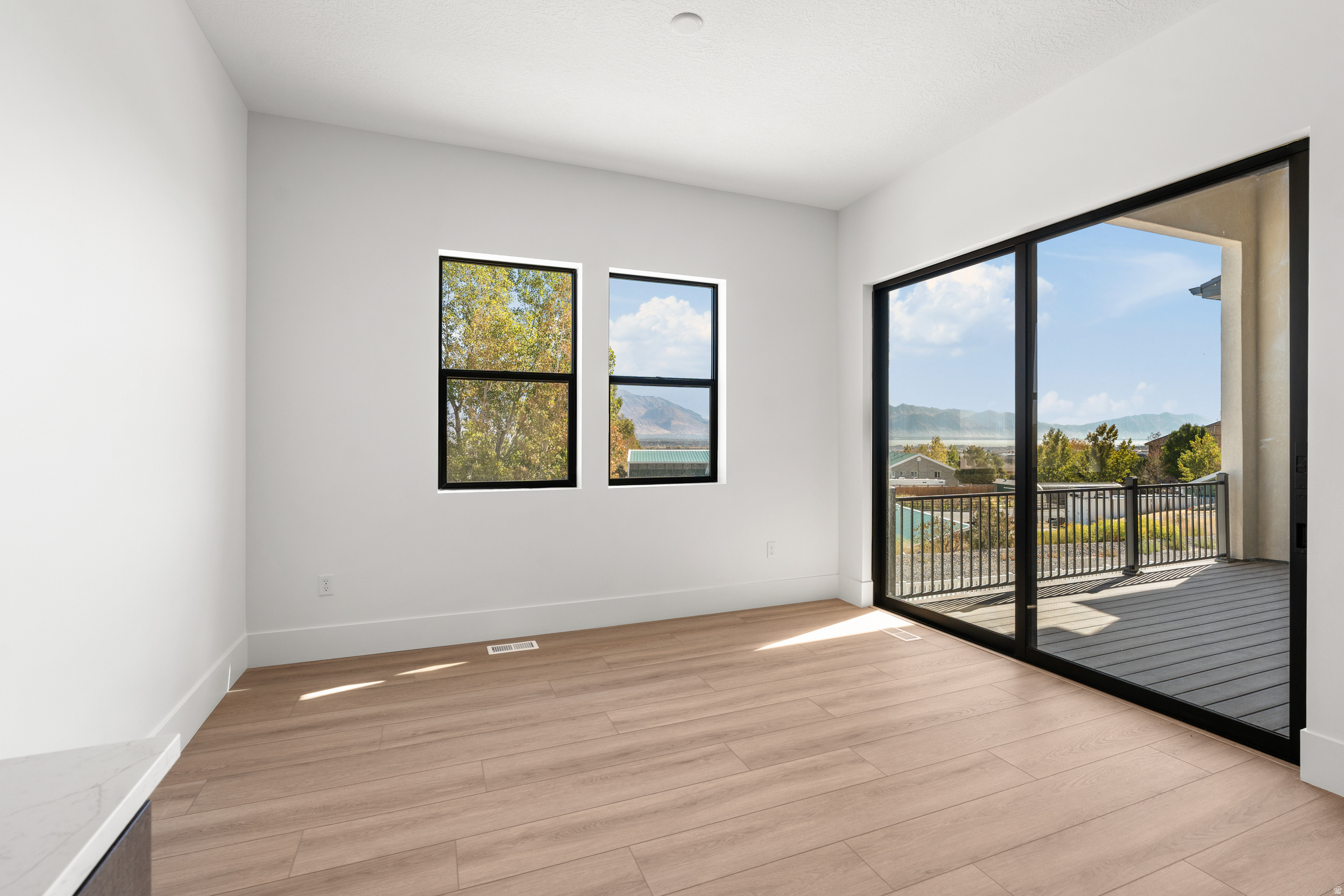 WESTLAKE VISTAS - Residential