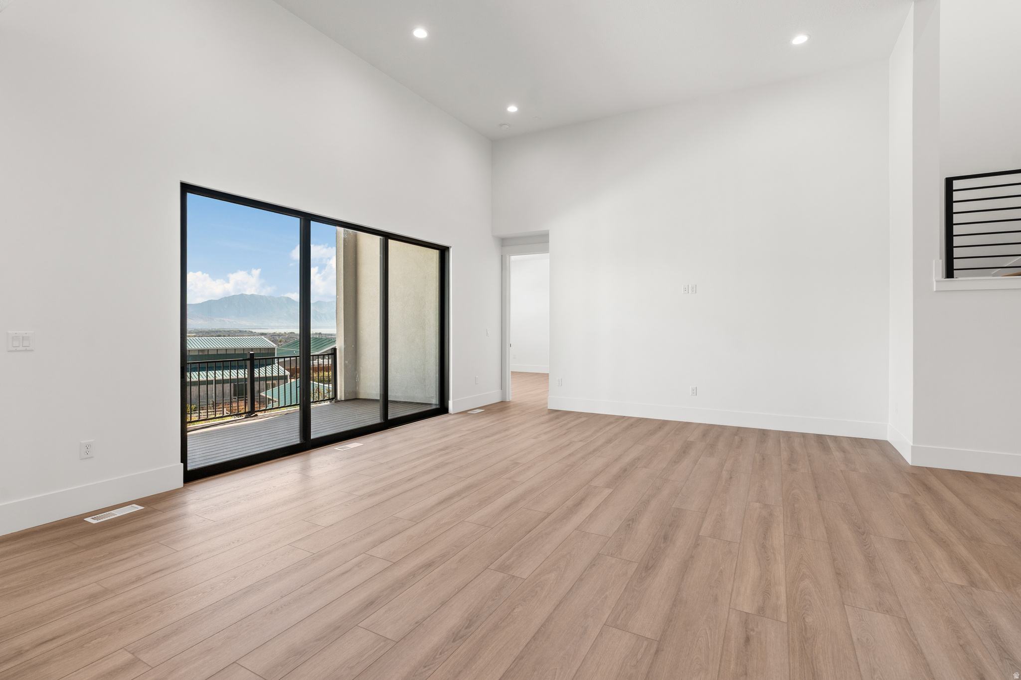 WESTLAKE VISTAS - Residential