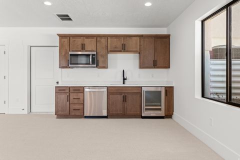 Tiny photo for 492 N PINNACLE LN #6, Saratoga Springs, UT 84045 (MLS # 2132444)