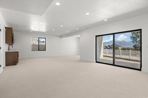 Tiny photo for 492 N PINNACLE LN #6, Saratoga Springs, UT 84045 (MLS # 2132444)