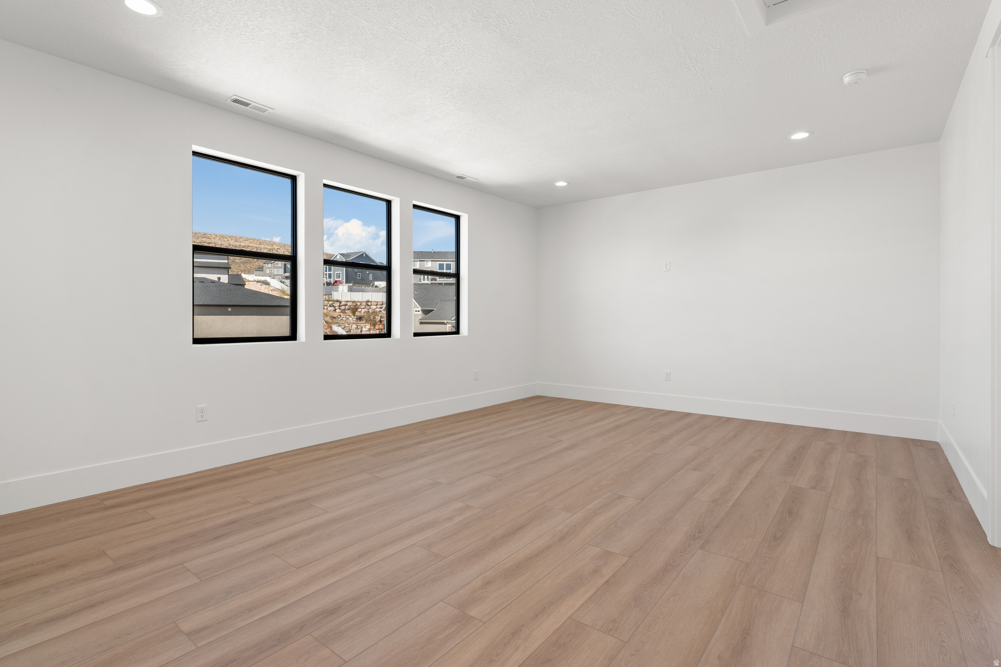 WESTLAKE VISTAS - Residential