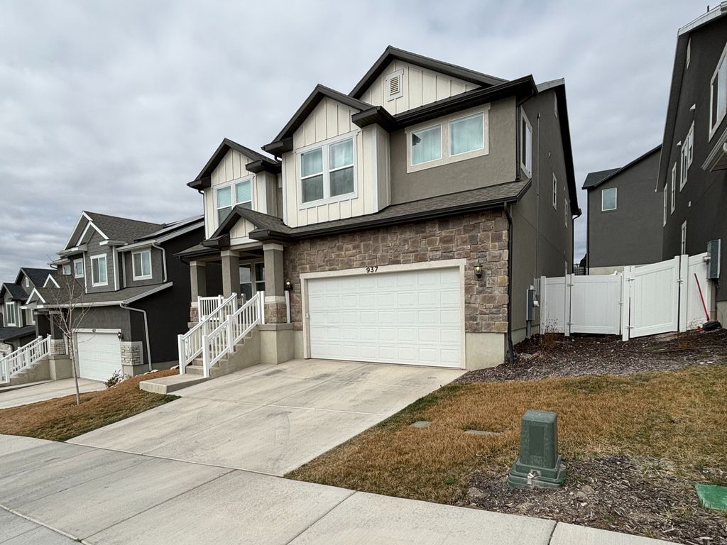 Photo of 937 N OLSON DR W, Saratoga Springs, UT 84045 (MLS # 2143652)