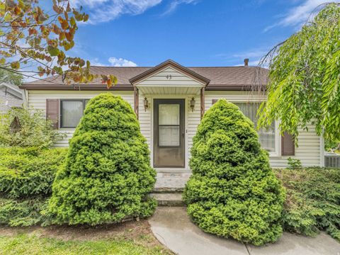 Photo of 43 W WILSON AVE S, Murray, UT 84107 (MLS # 2130370)