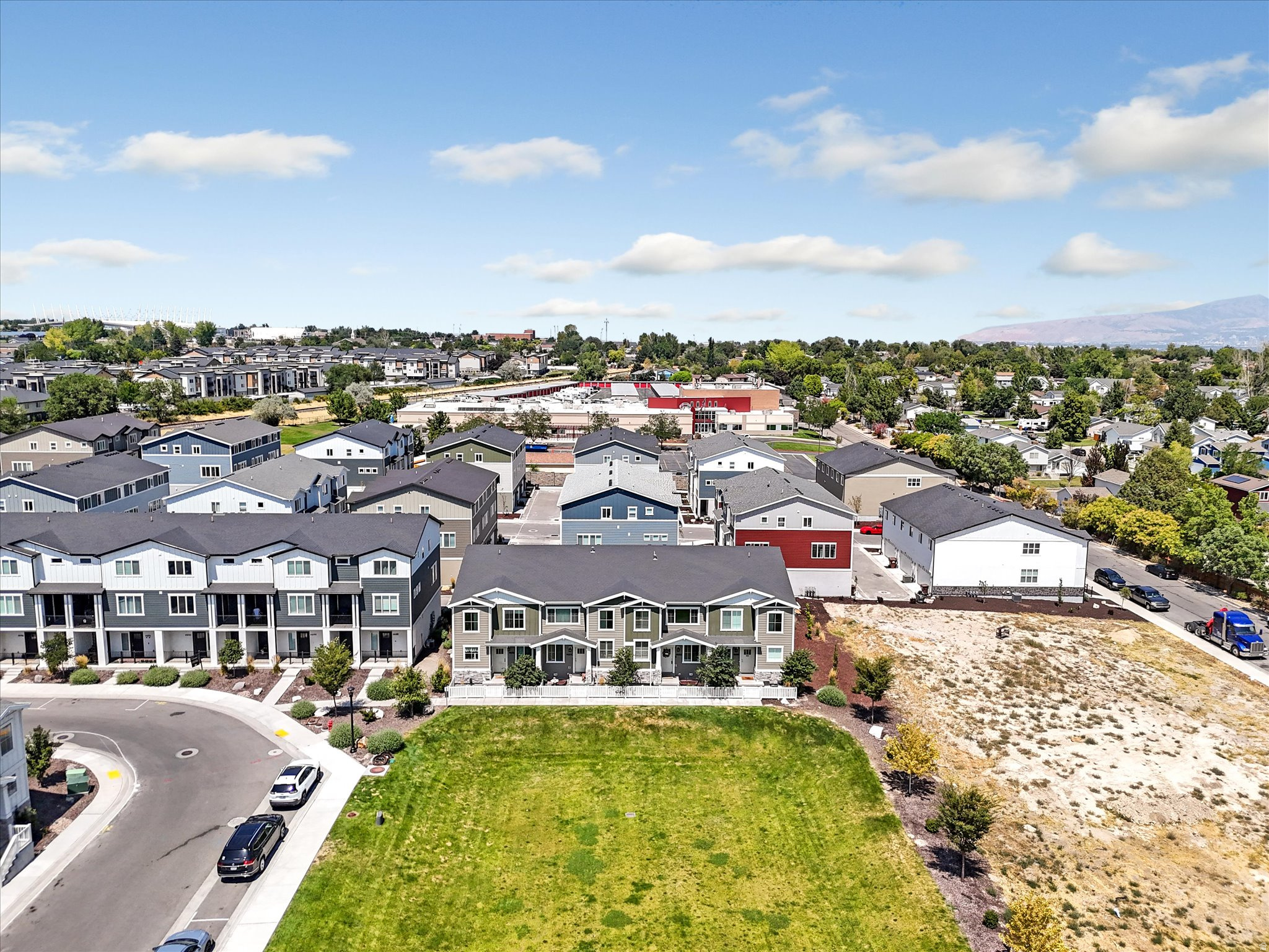 MONTEBELLO - Residential