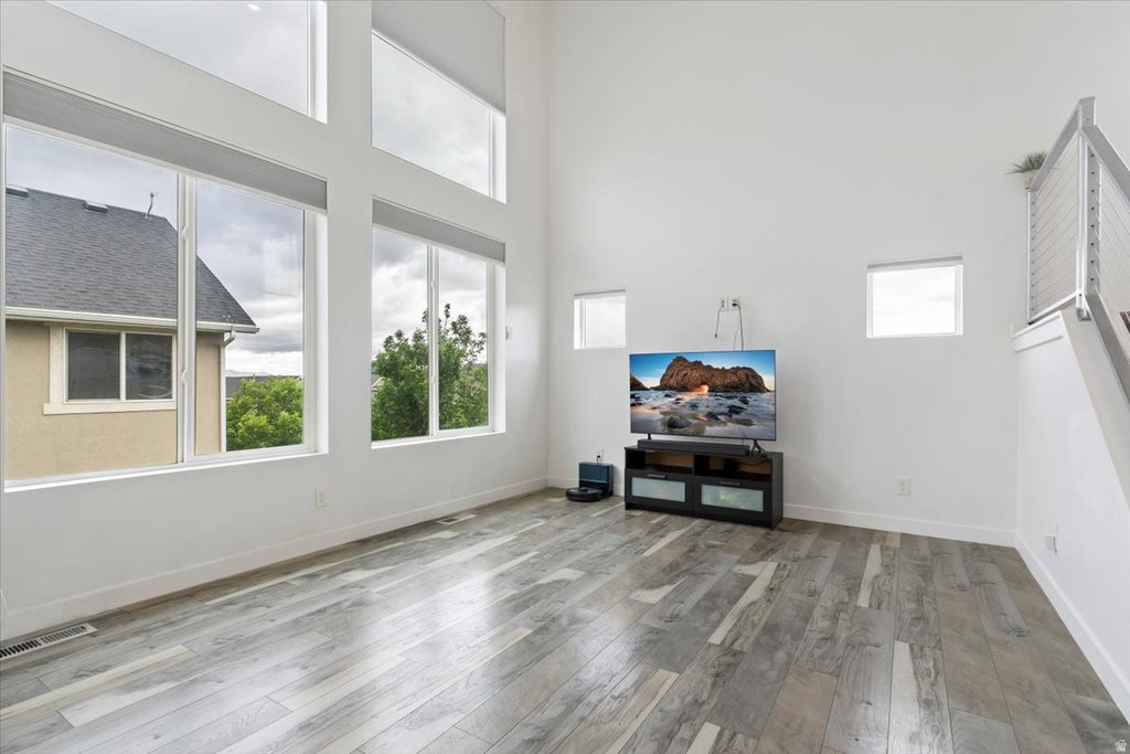 Photo of 15134 S WHITE HART LN, Bluffdale, UT 84065 (MLS # 2182845)