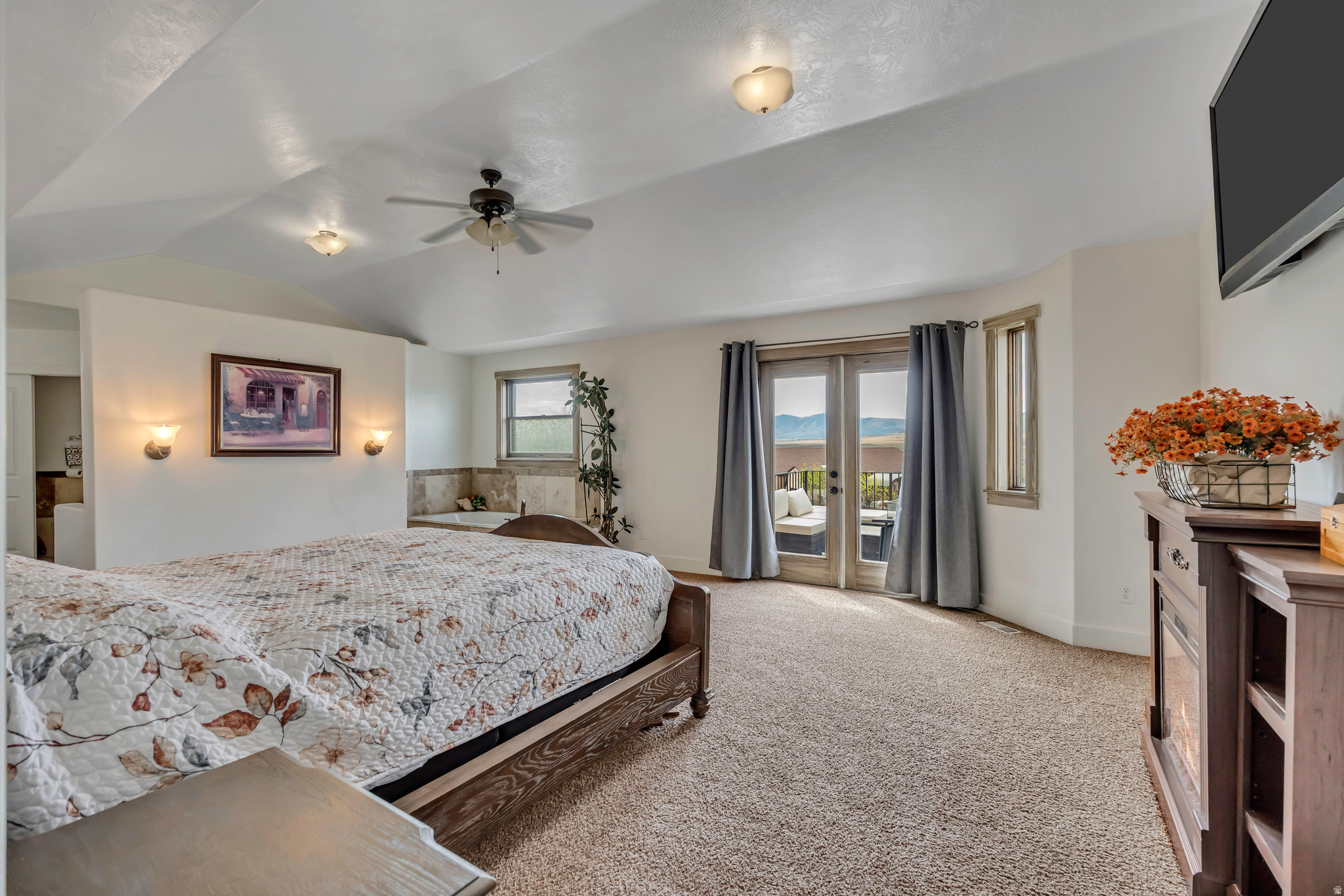 THE BENCHES AT SOUTH - Residential