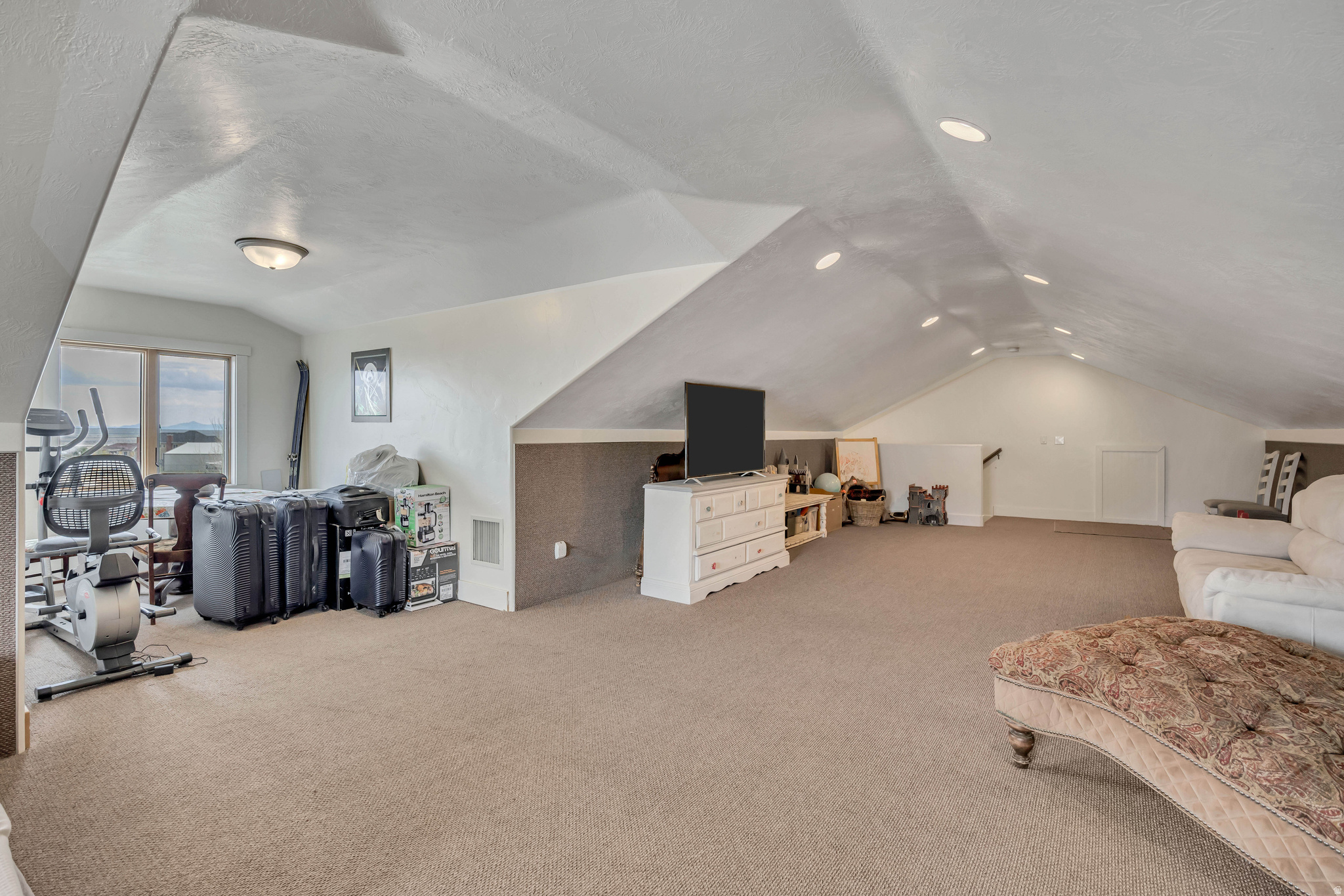 THE BENCHES AT SOUTH - Residential