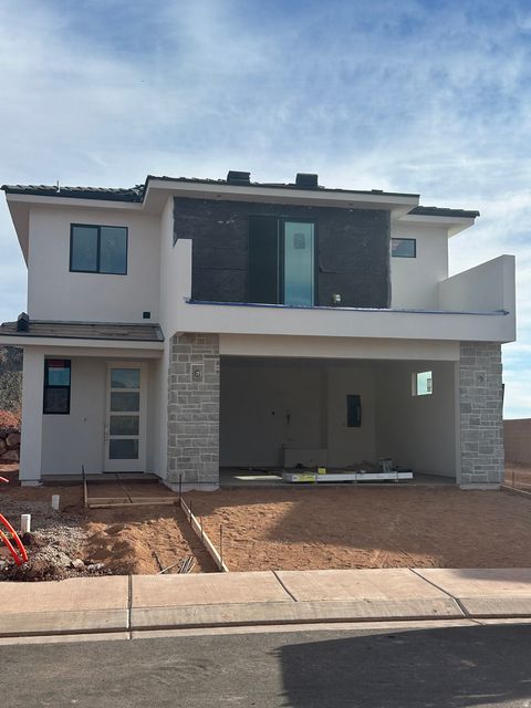 Photo of 980 E COYOTE CREST DR, Washington, UT 84780 (MLS # 2143008)
