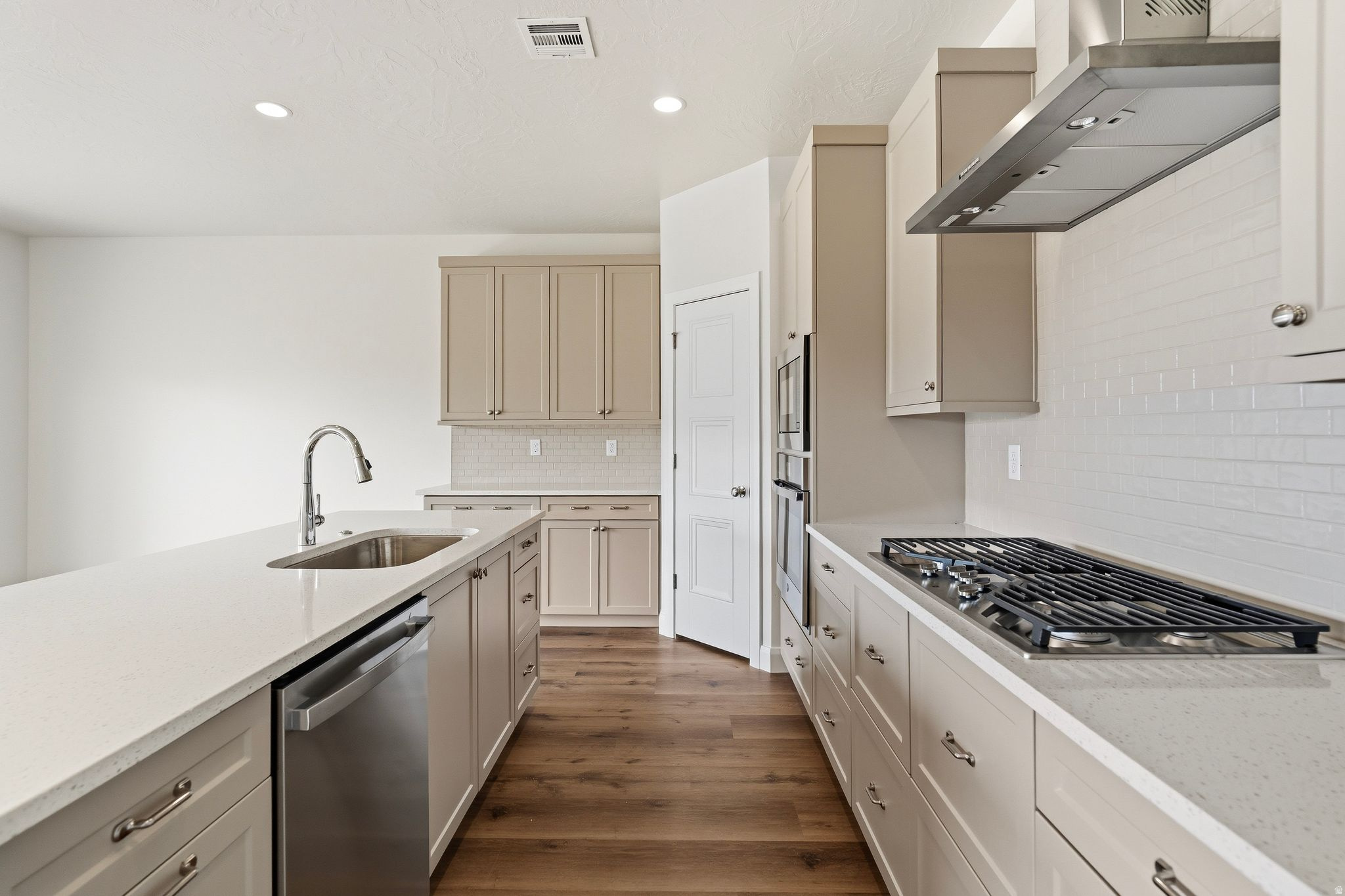 DESERT RIDGE ESTATES - Residential