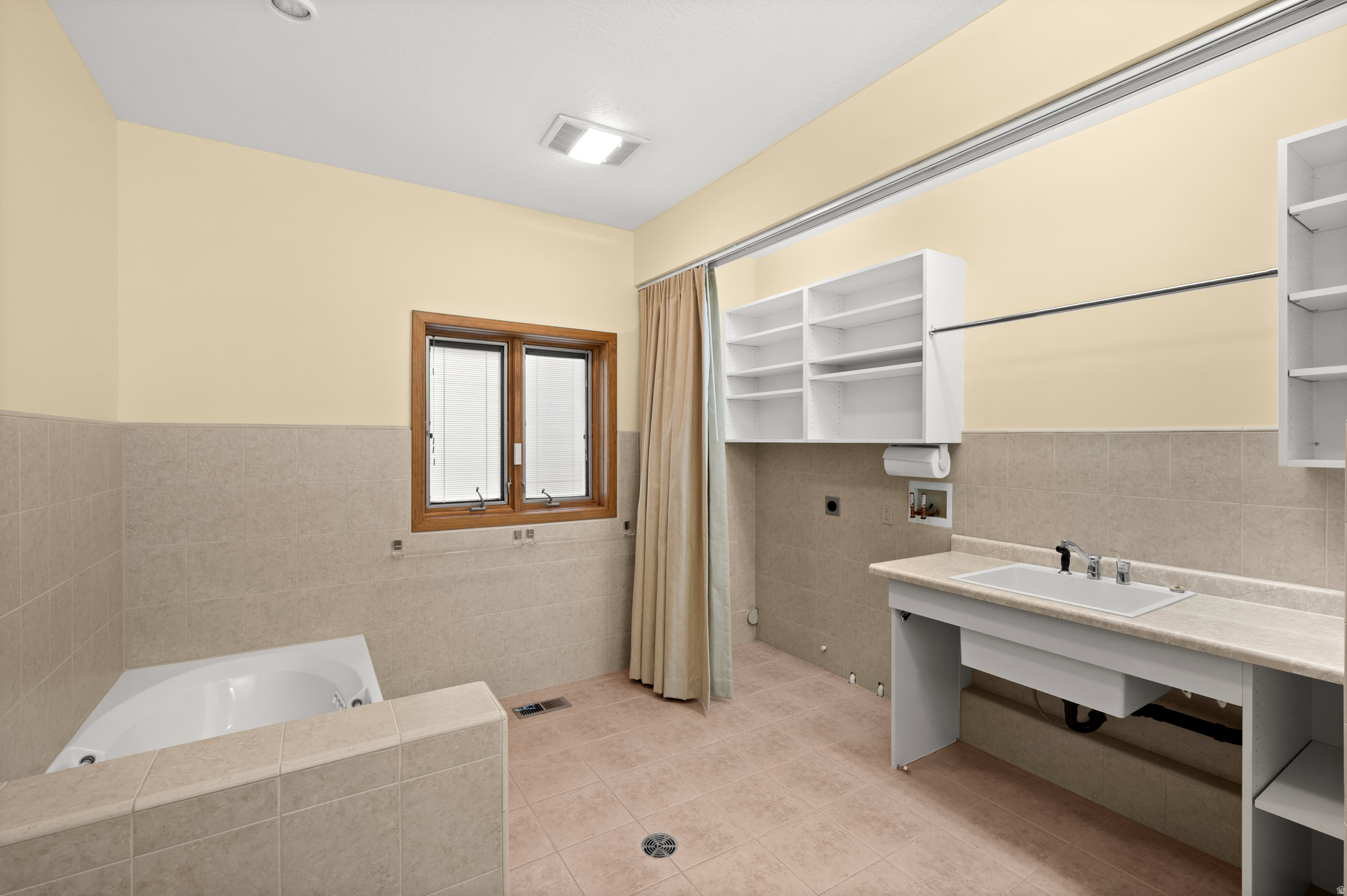 CAPITOL - Residential