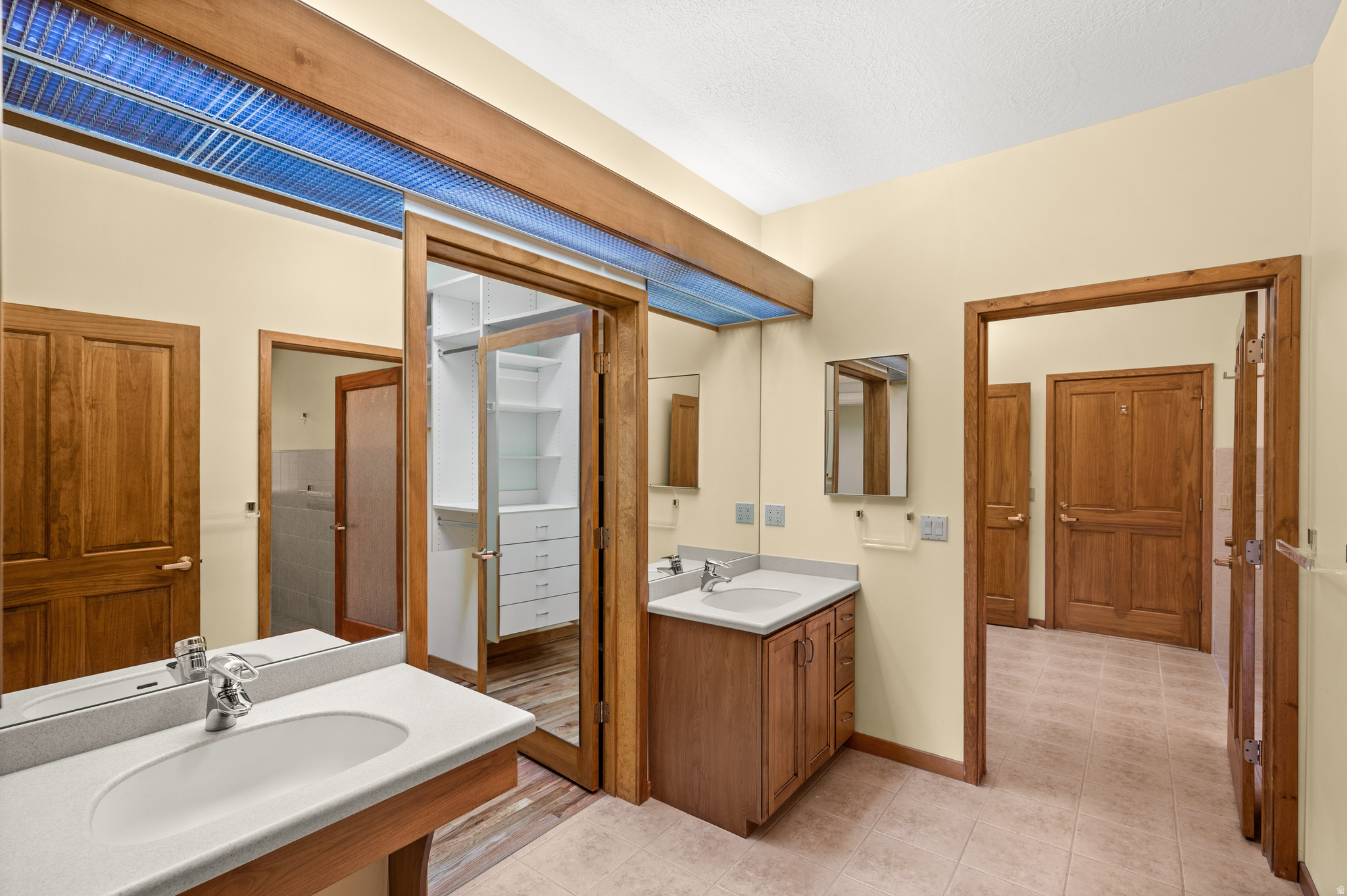 CAPITOL - Residential