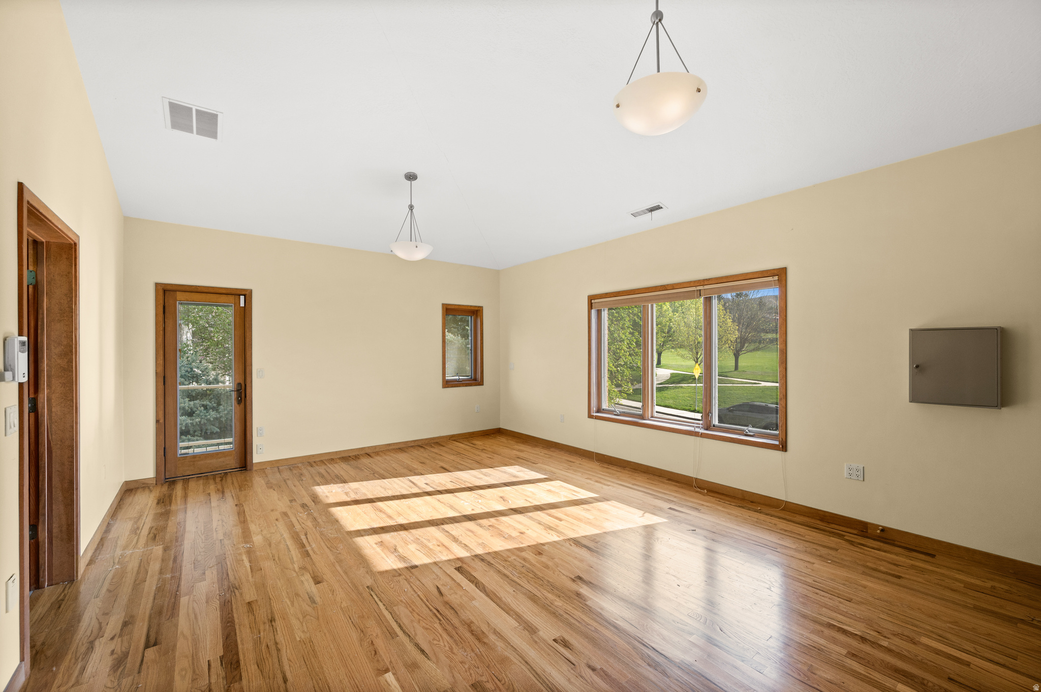 CAPITOL - Residential