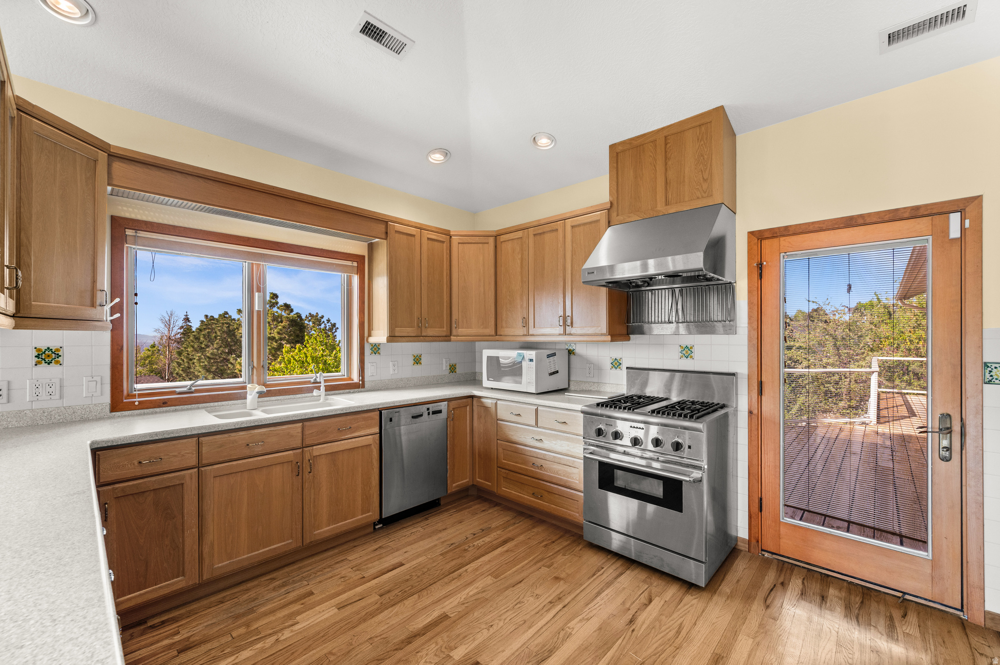 CAPITOL - Residential