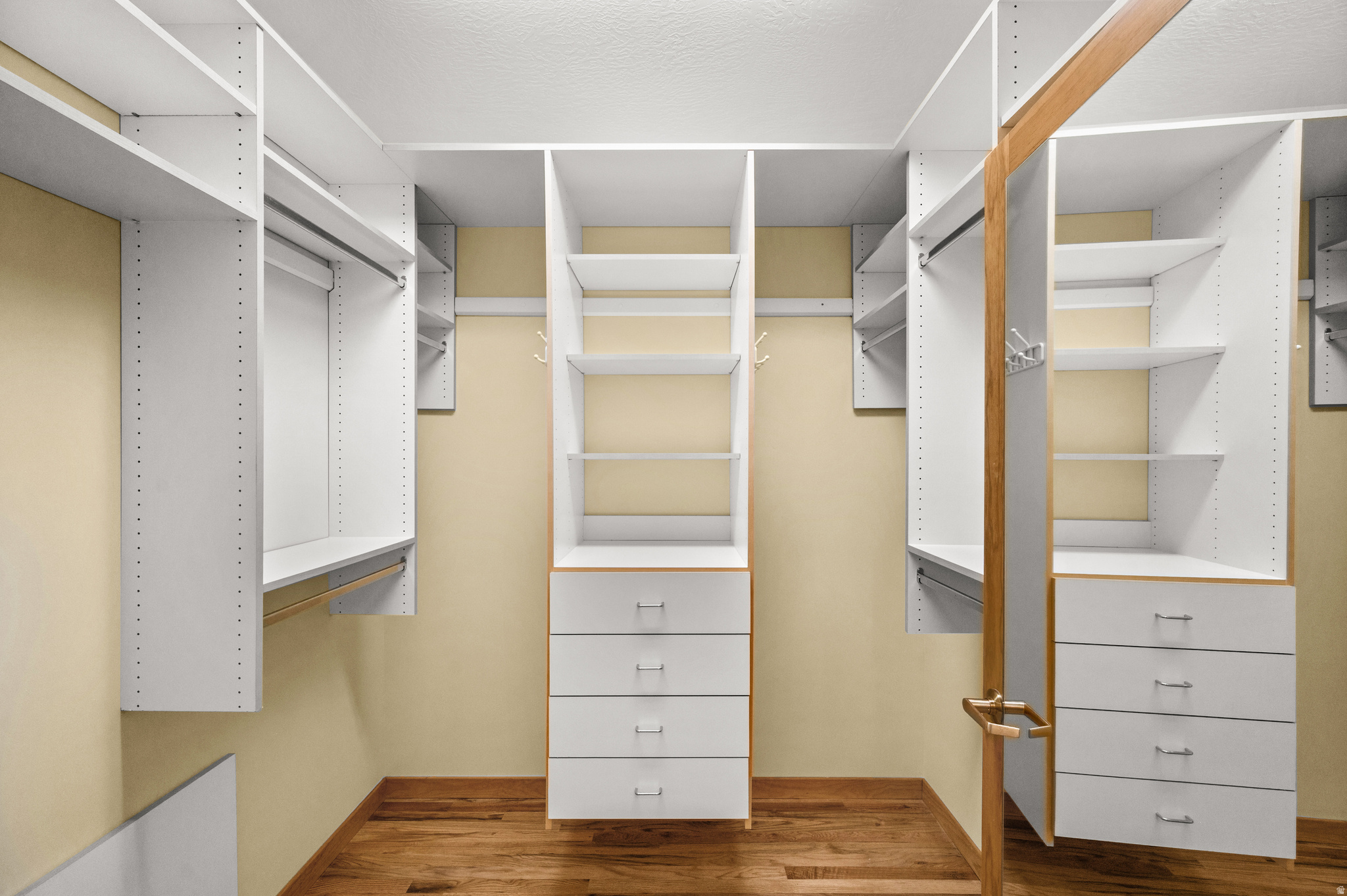 CAPITOL - Residential