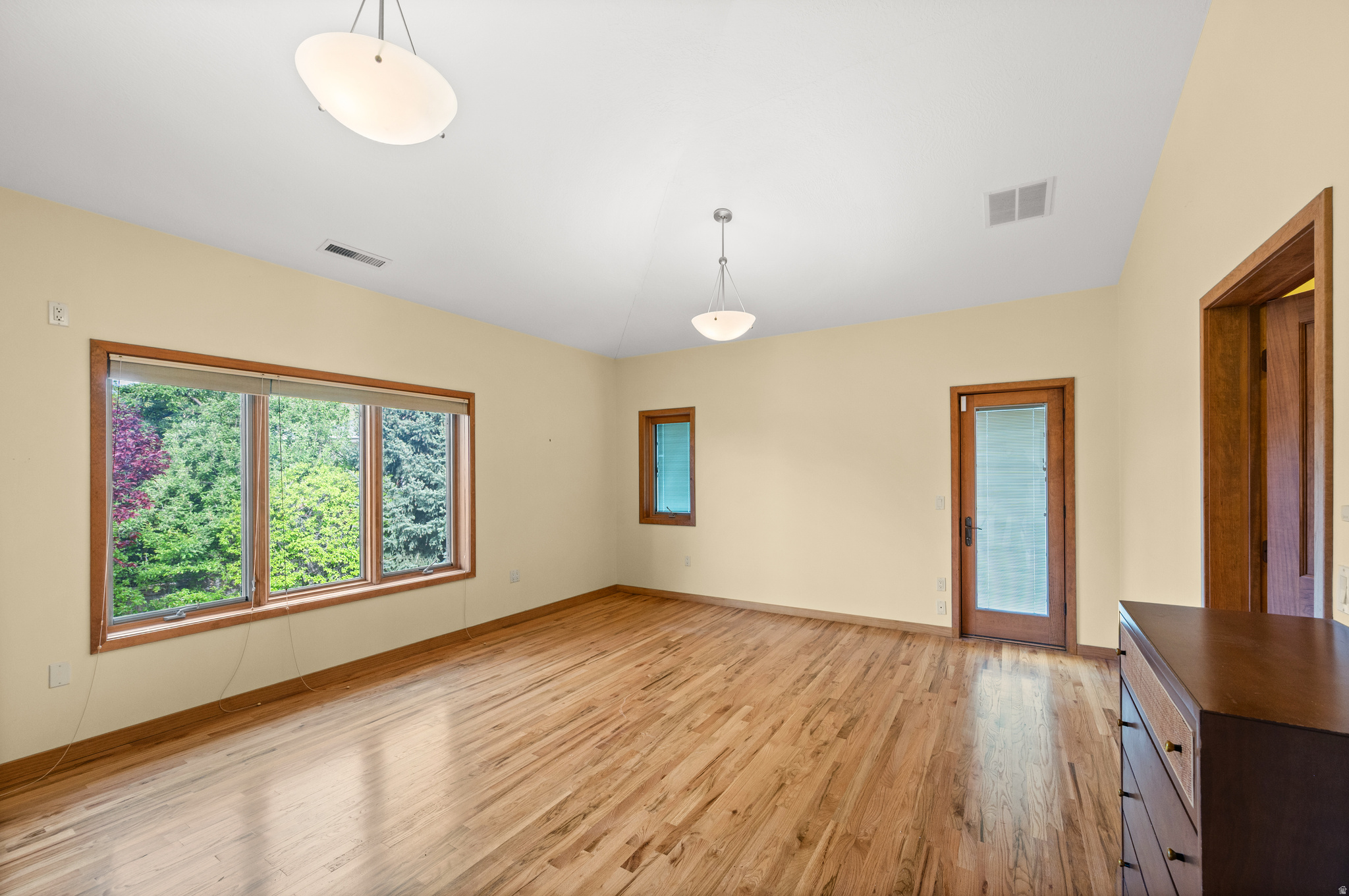 CAPITOL - Residential