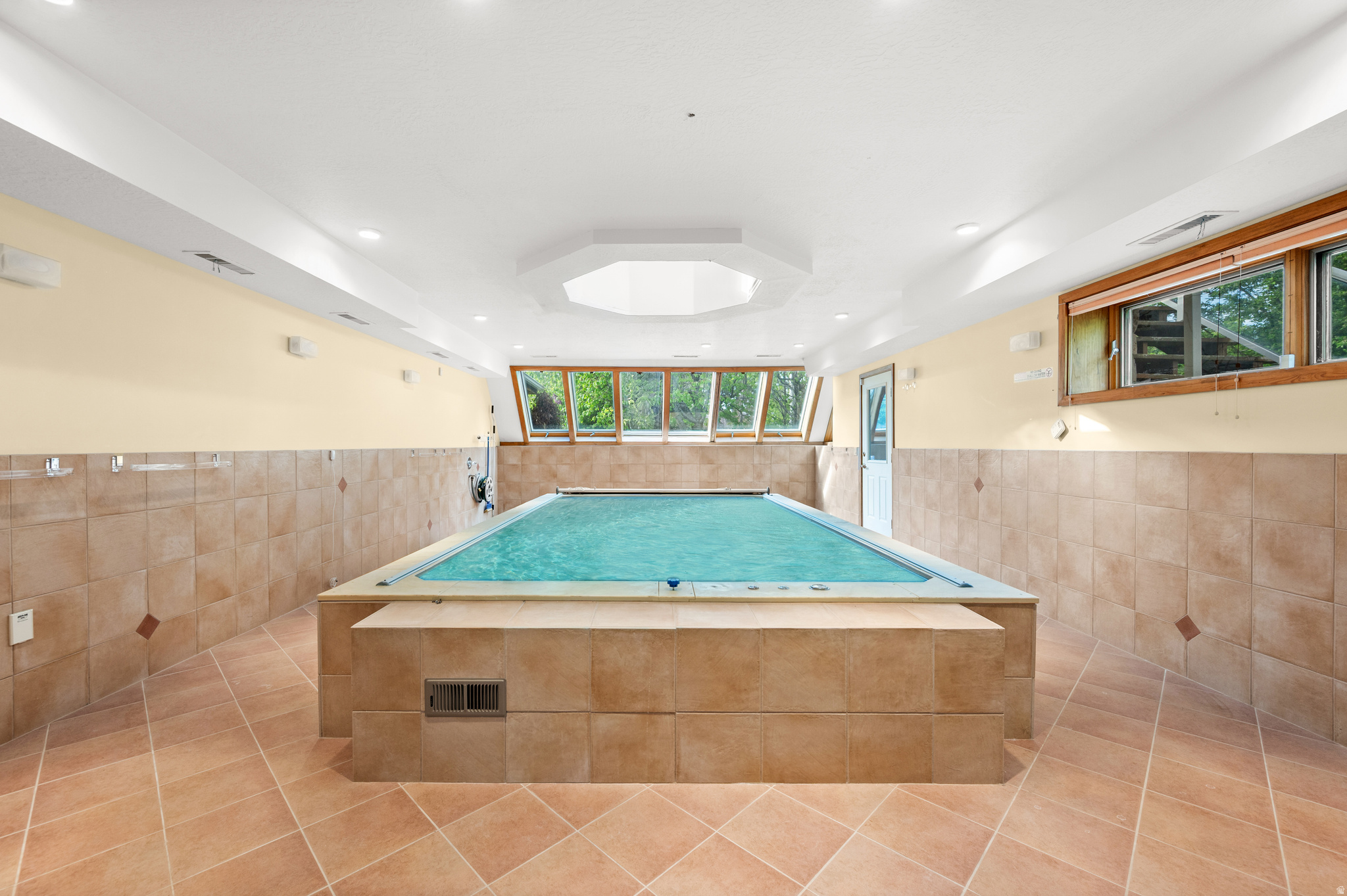 CAPITOL - Residential