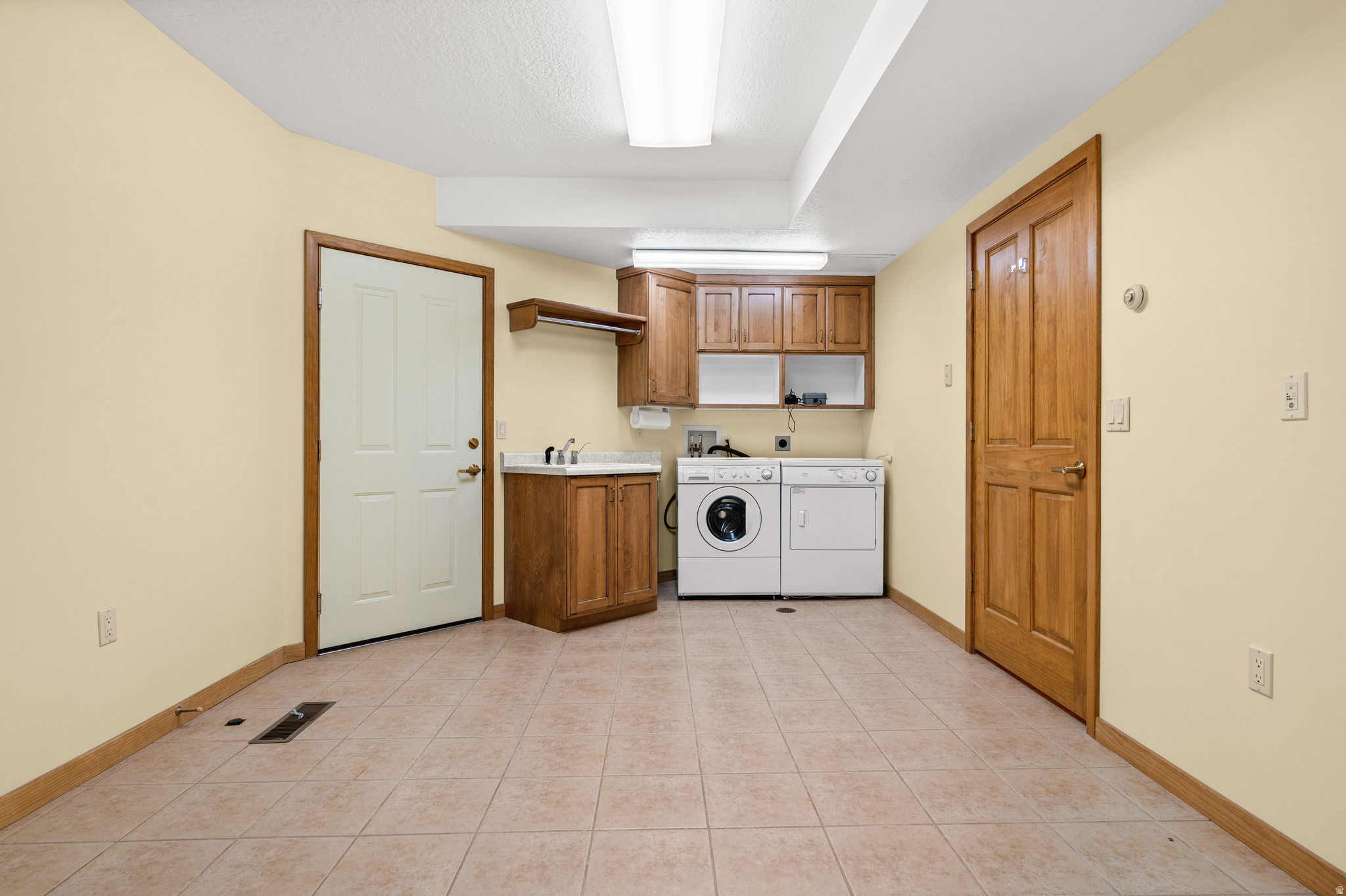 CAPITOL - Residential