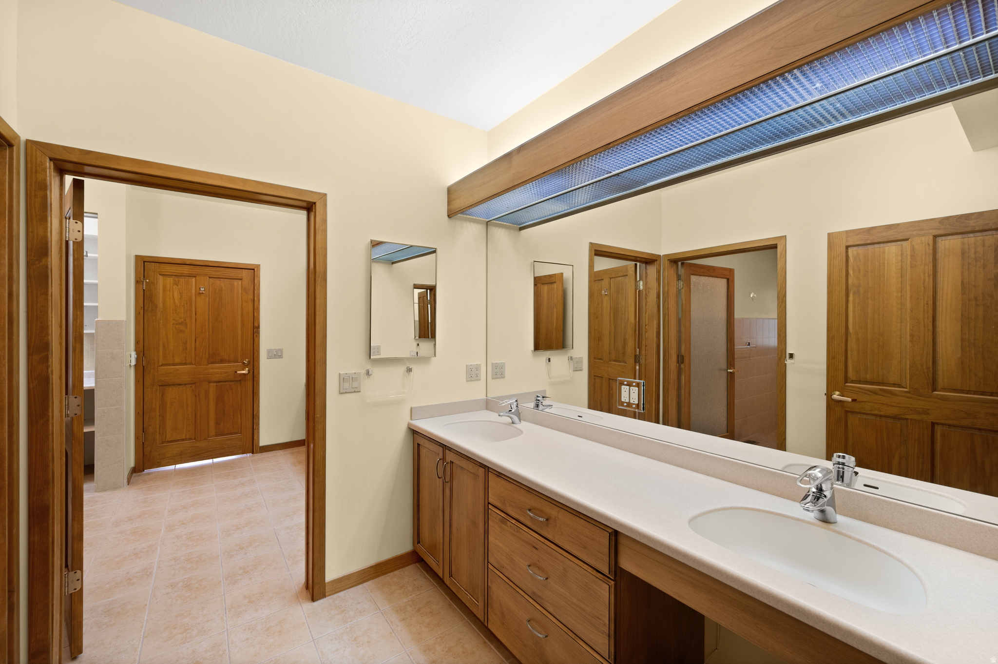 CAPITOL - Residential