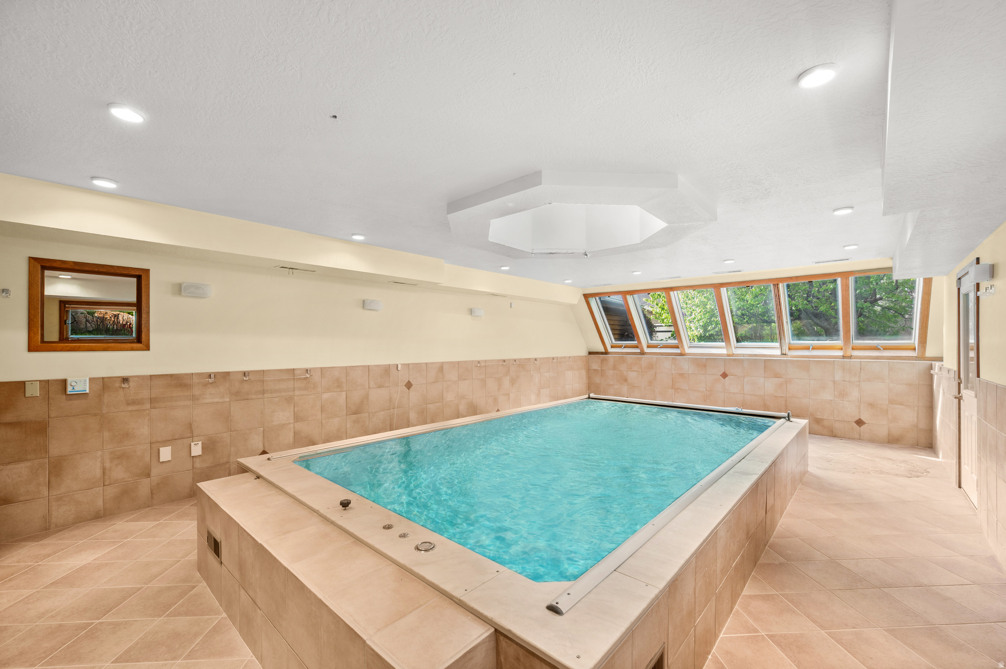 CAPITOL - Residential