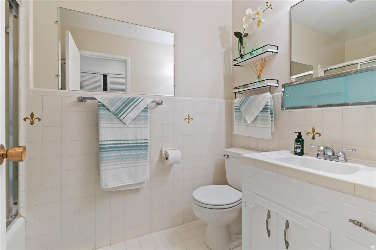 CARRIAGE LANE - Residential