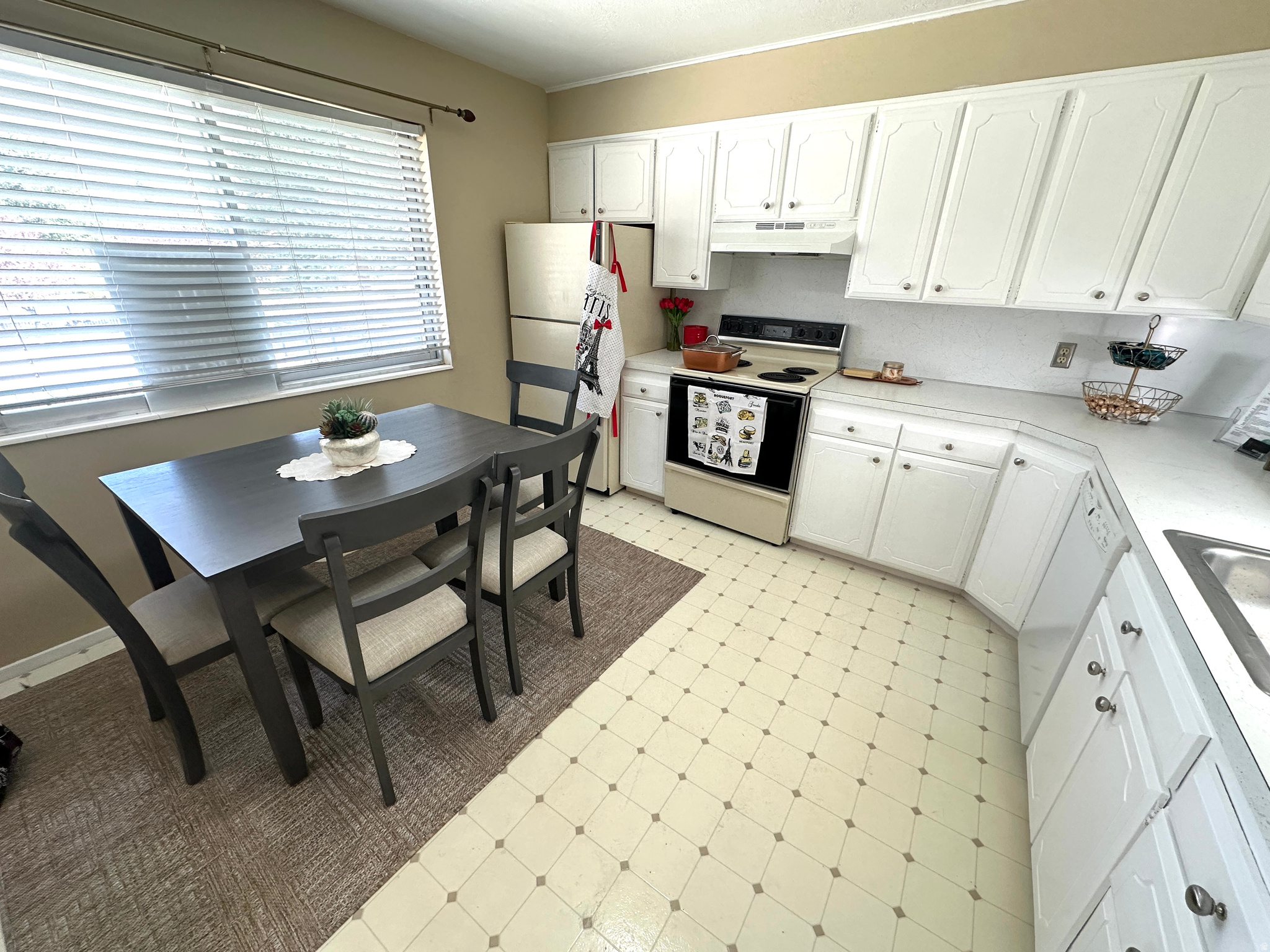 CARRIAGE LANE - Residential