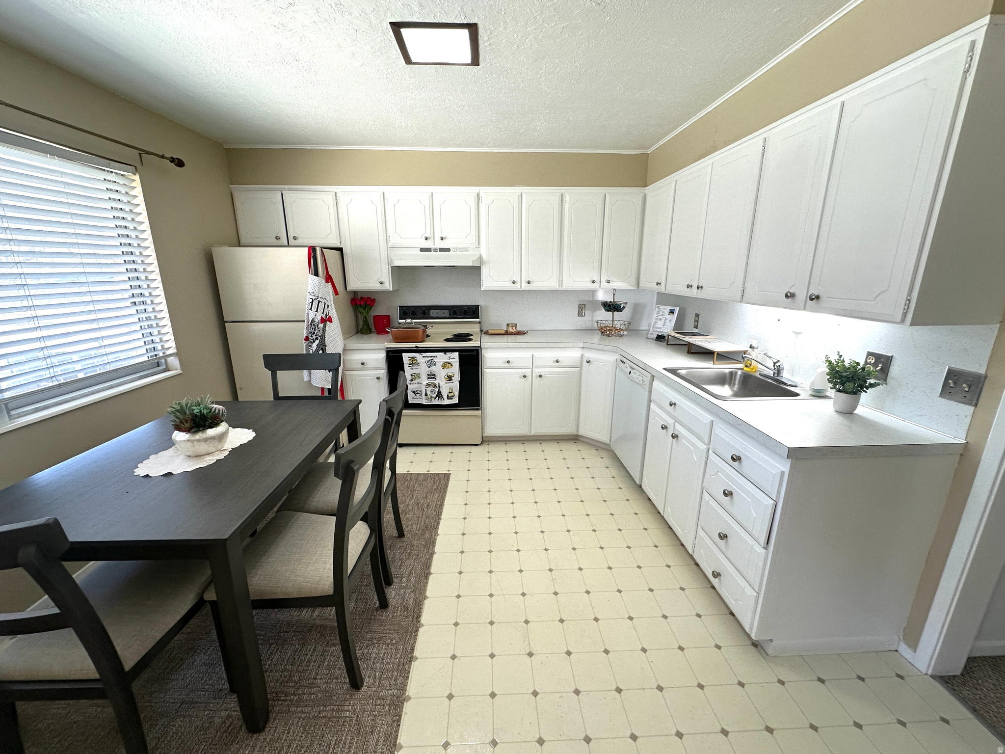 CARRIAGE LANE - Residential