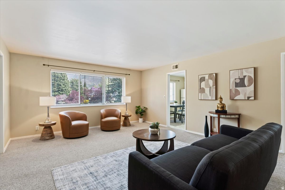 CARRIAGE LANE - Residential