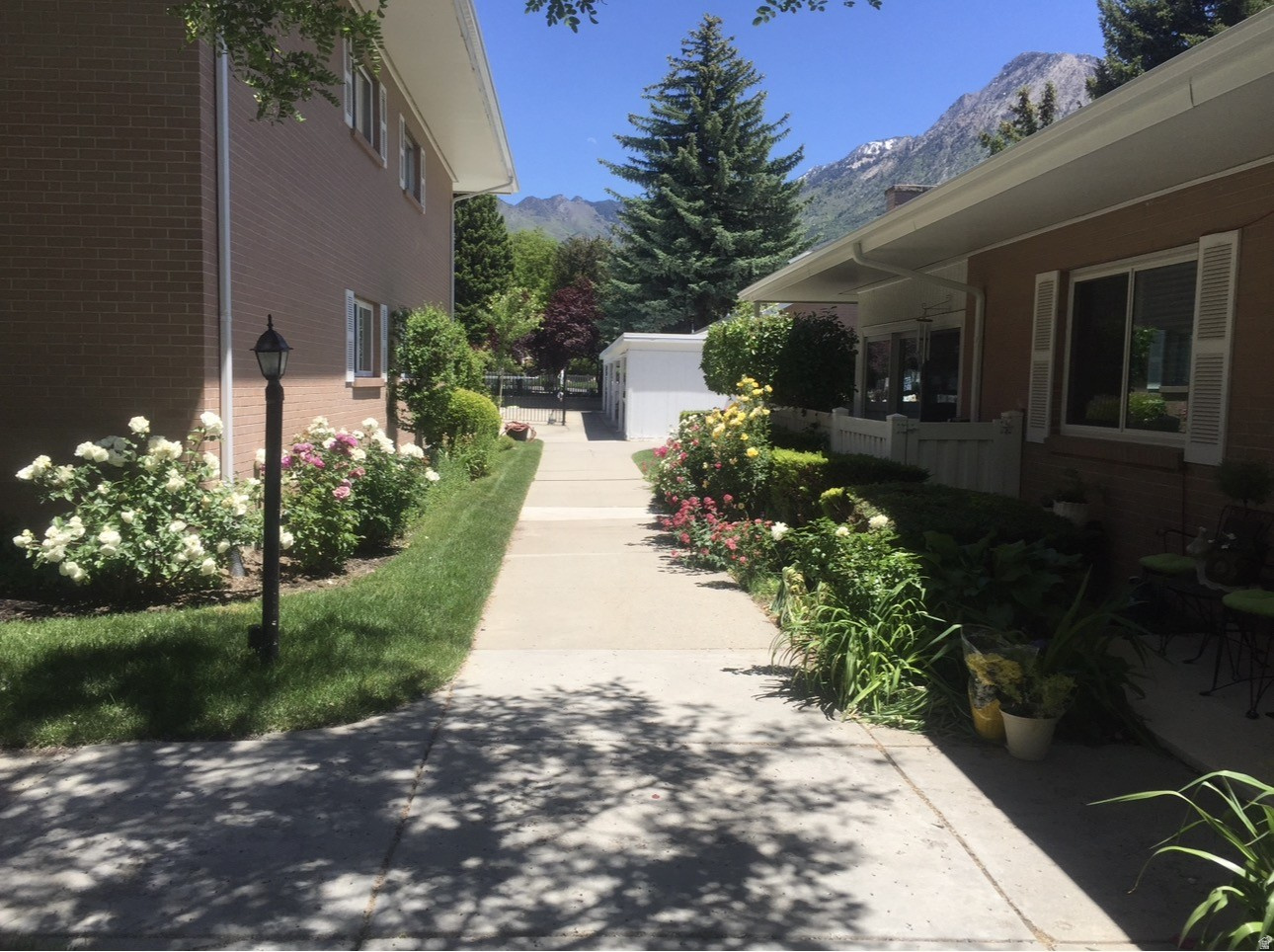 CARRIAGE LANE - Residential