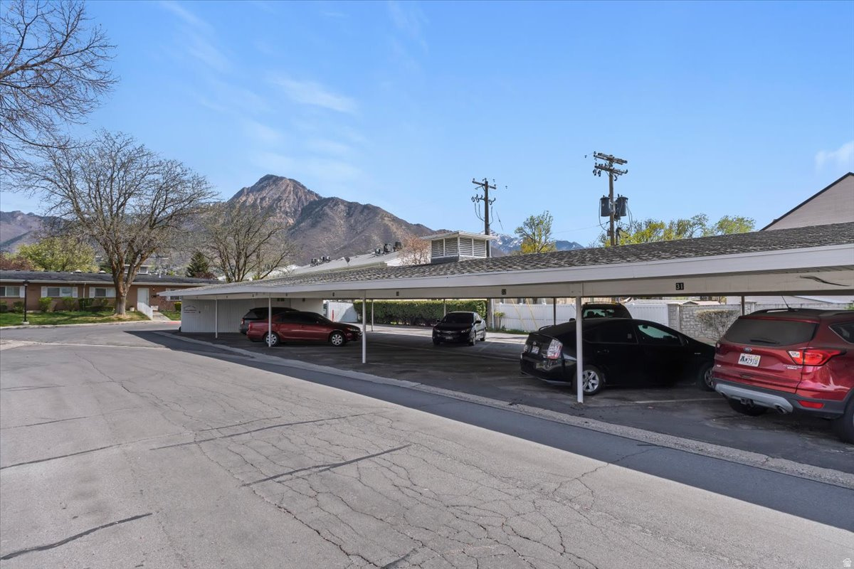 CARRIAGE LANE - Residential