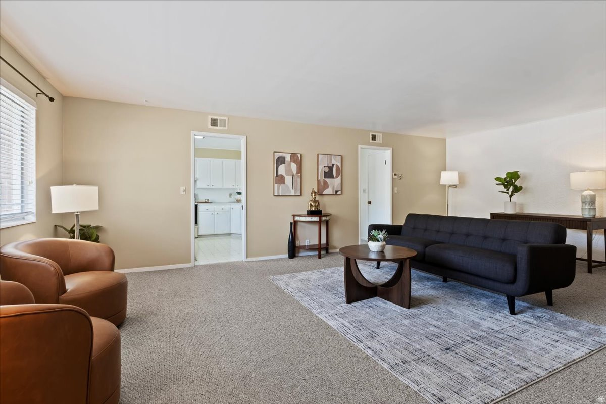 CARRIAGE LANE - Residential