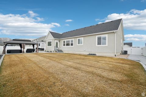 Tiny photo for 2041 E GRANITE LN N, Eagle Mountain, UT 84005 (MLS # 2133602)