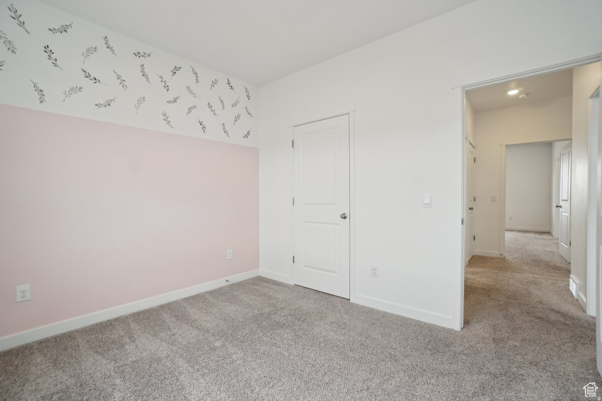 SUNSET FLATS - Residential