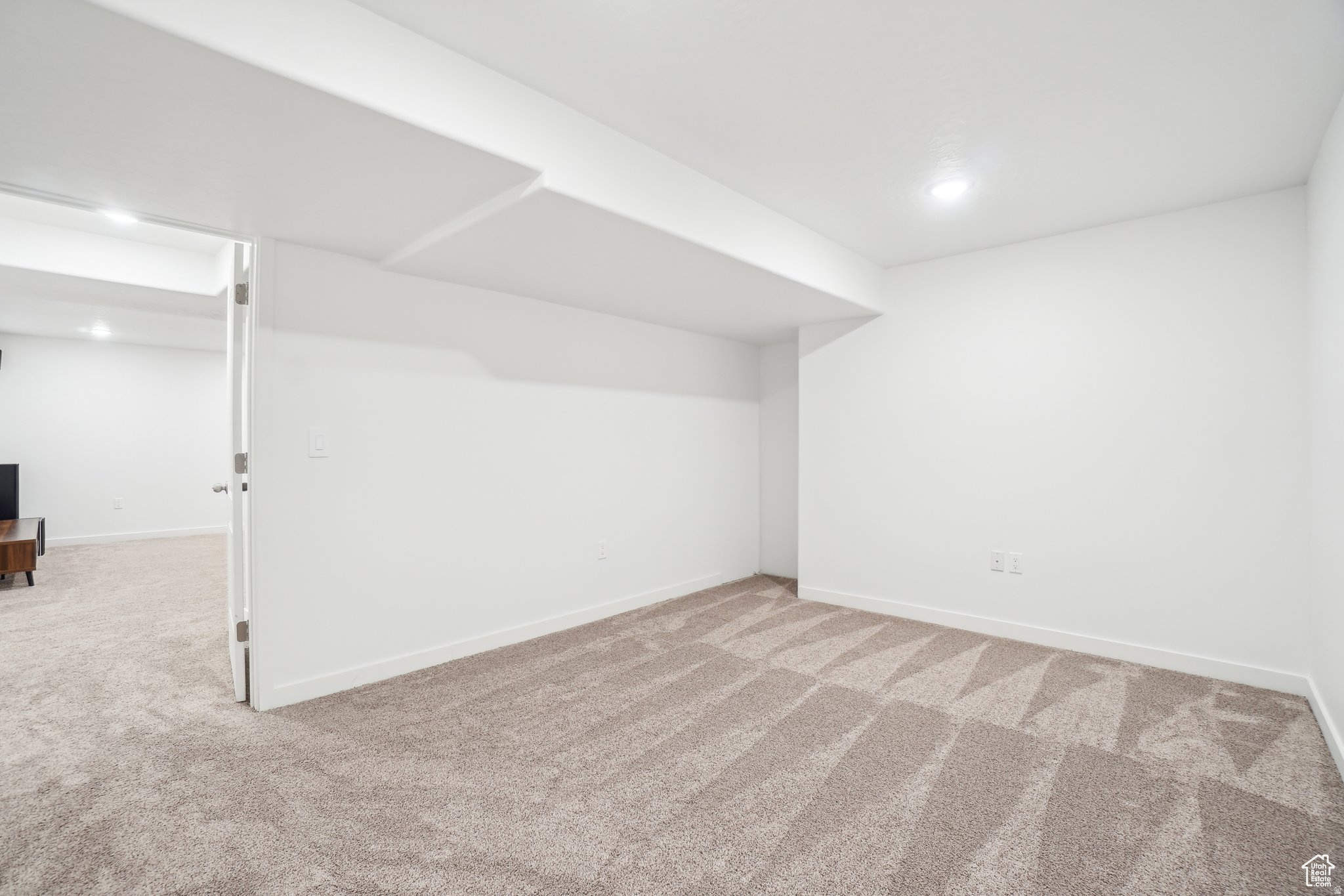 SUNSET FLATS - Residential