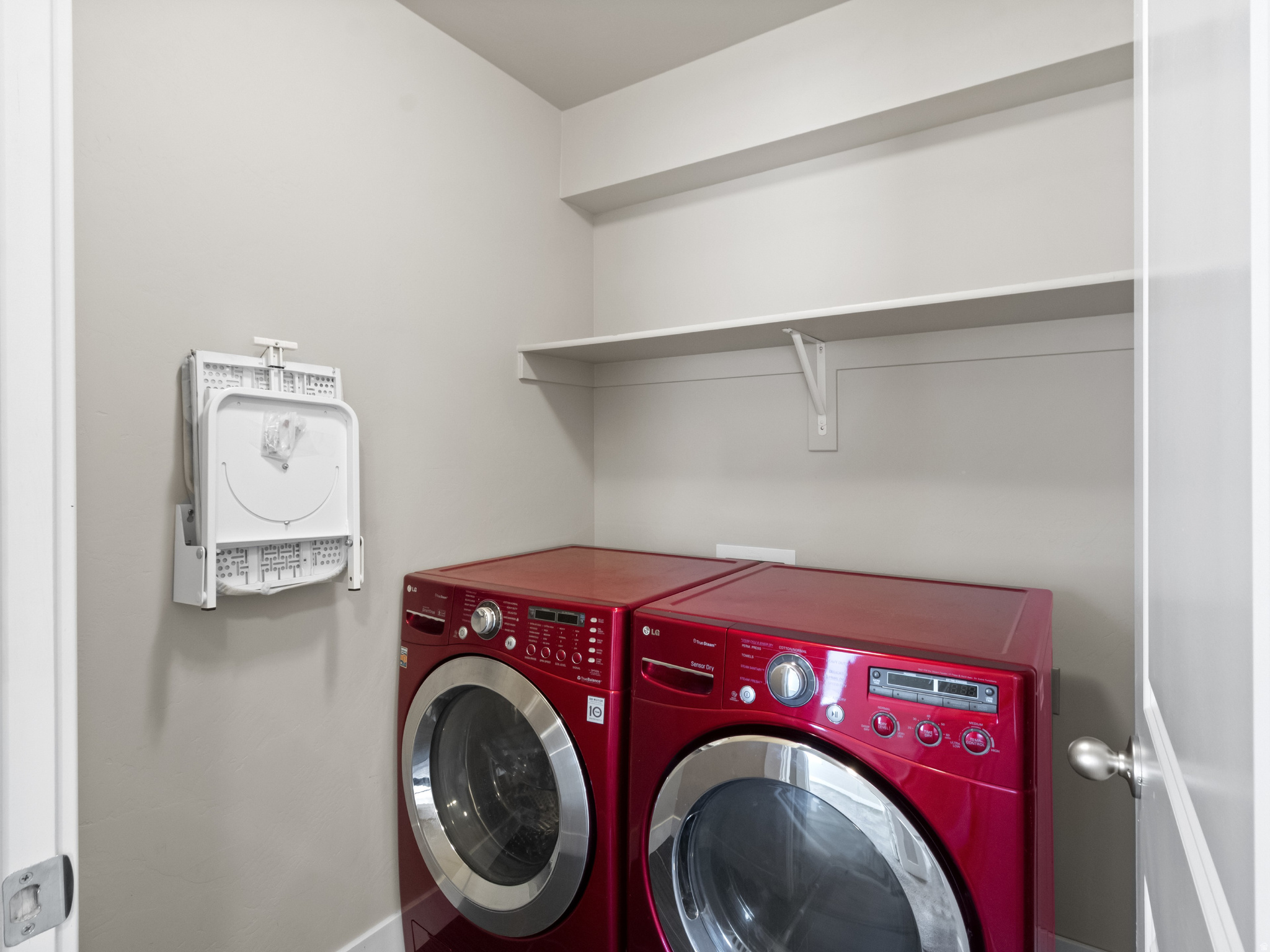 DAYBREAK - Residential