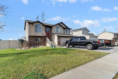 Photo of 5999 S 3200 W, Roy, UT 84067 (MLS # 2126548)