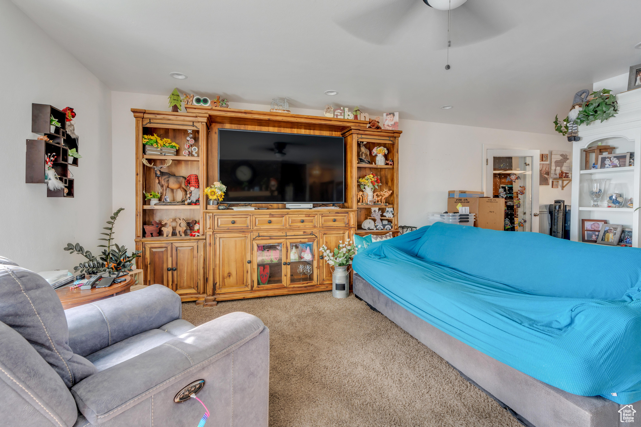 Pleasant Grove, Utah 84062, United States, 5 Bedrooms Bedrooms, ,3 BathroomsBathrooms,Residential,Pending,29285